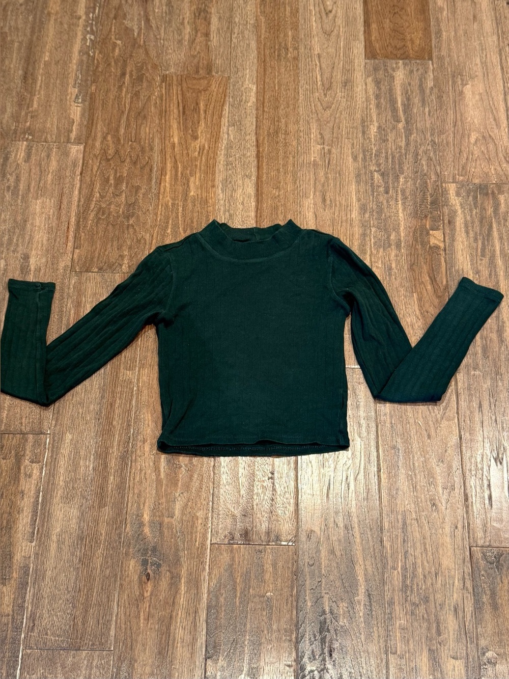 Women’s American Eagle size XXS dark green pointelle cropped long sleeve shirt